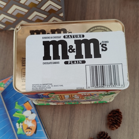 Letters to Santa 🎅 M&Ms Post Office | Christmas Tin - Picture 10 of 11